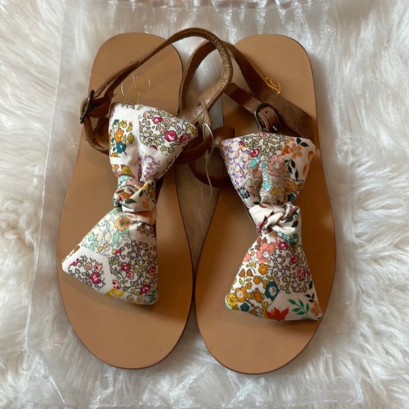NWT Size 1 Bonpoint Liberty Print Brown Bow Sandals!